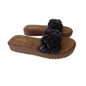 Rouge Helium black faux leather sandals size 8